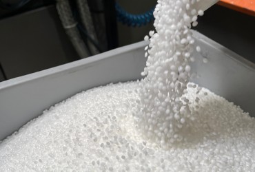Plastic feedstocks for recycled and sustainable injection moulding